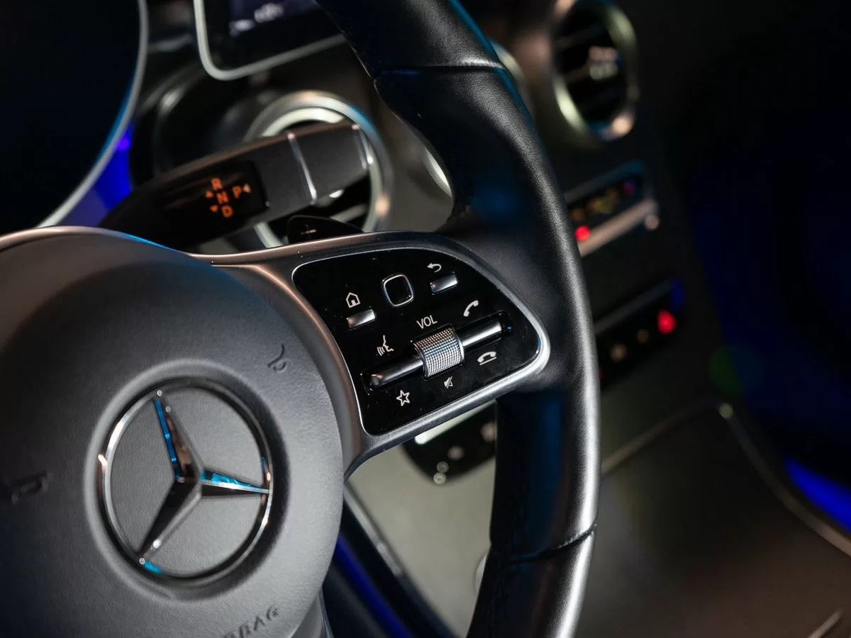 Mercedes-Benz GLC_KLASSE 2019, (Синий ) с пробегом 77 335 км в Новосибирске